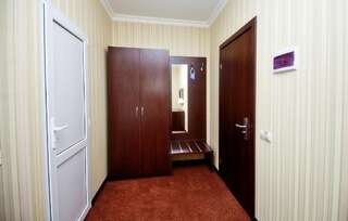 Гостиница Фаворит Геленджик Стандартный двухместный номер с 1 кроватью или 2 отдельными кроватями-39