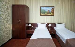 Гостиница Фаворит Геленджик Стандартный двухместный номер с 1 кроватью или 2 отдельными кроватями-23